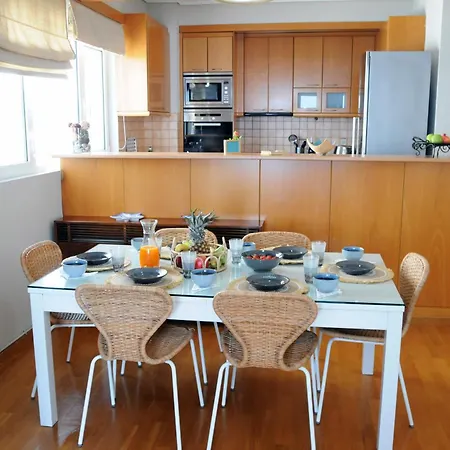 Amazing By The דירה