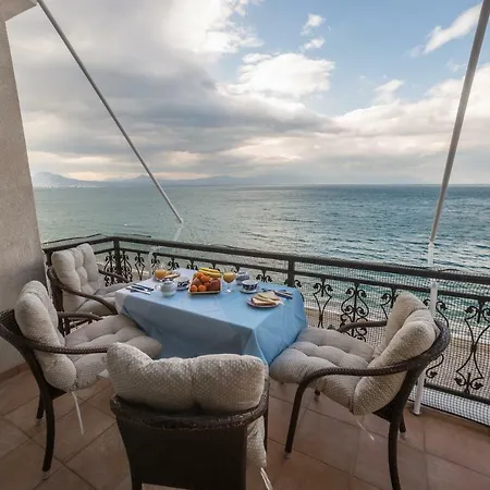Apartment Amazing By The Loutráki